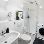 Lorenz Mit Kostenlosem Parkplatz Boxspringbett Kueche Apartment *
