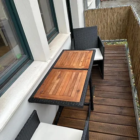 Lorenz Mit Kostenlosem Parkplatz Netflix Boxspringbett Küche * Magdeburgo