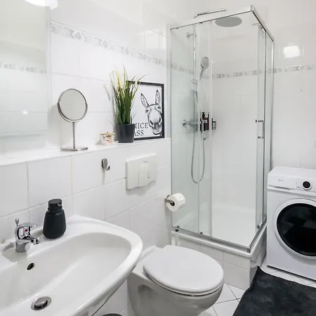 Lorenz Mit Kostenlosem Parkplatz Boxspringbett Kueche 아파트 *