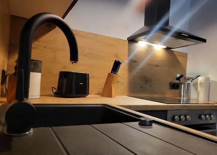 Lorenz Mit Kostenlosem Parkplatz Boxspringbett Kueche Appartement Maagdenburg