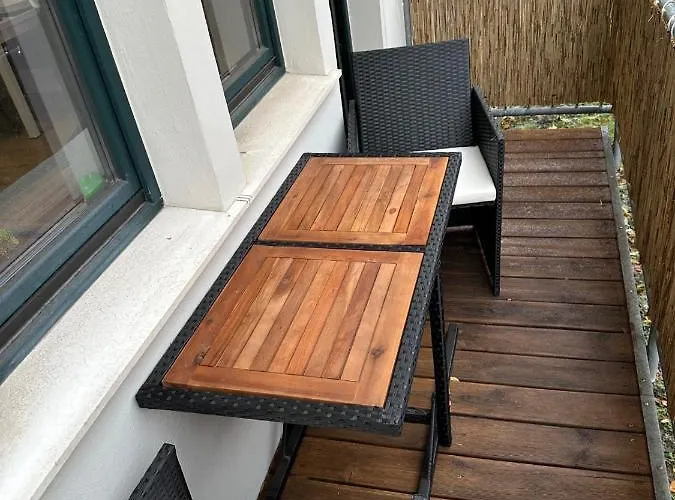 Lorenz Mit Kostenlosem Parkplatz Boxspringbett Kueche * Maagdenburg