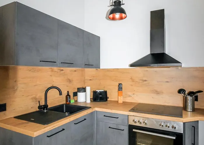 Lorenz Mit Kostenlosem Parkplatz Boxspringbett Küche Apartment