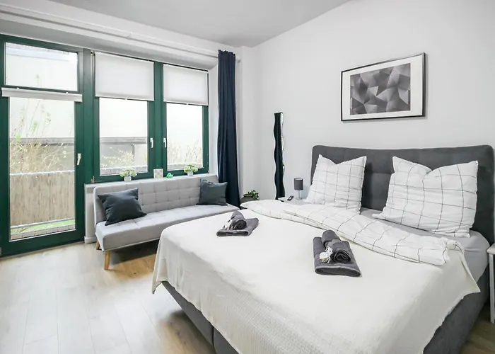 Lorenz Mit Kostenlosem Parkplatz Boxspringbett Küche * Magdeburg